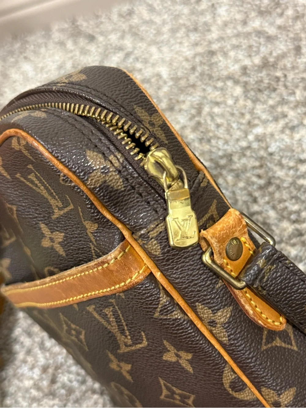 AUTHENTIC Louis Vuitton Danube 1998